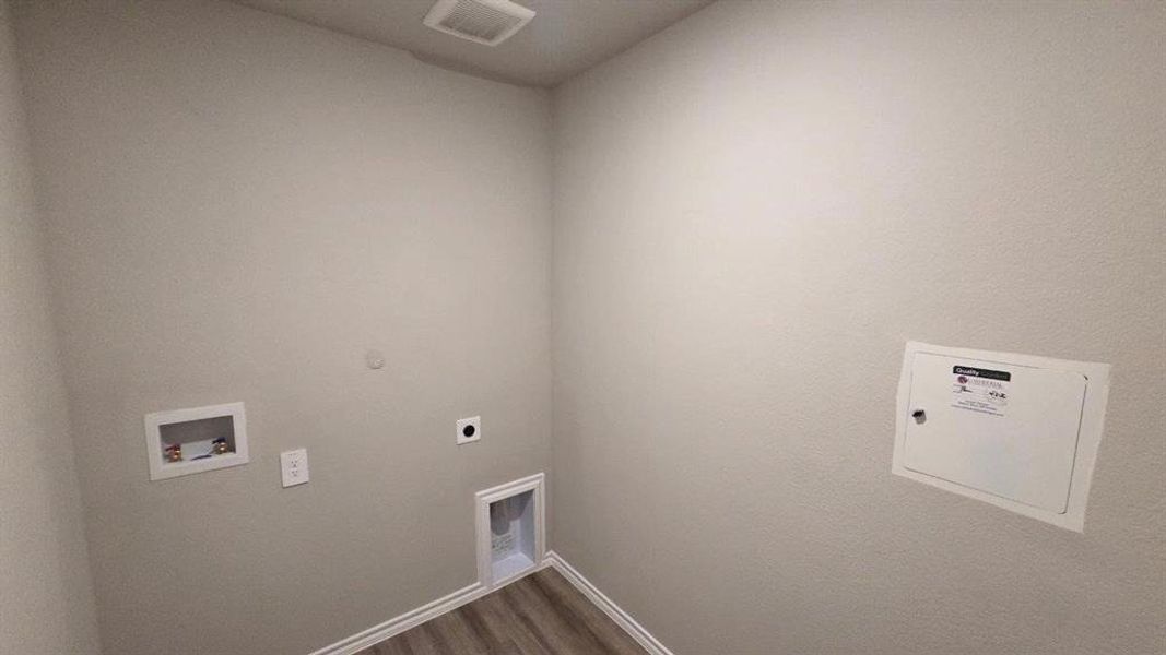 Spacious, unfurnished interior of a new home in Rosewood at Beltmill, Fort Worth (Image 15). Spacious, unfurnished interior of a new home in Rosewood at Beltmill, Fort Worth (Image 15).