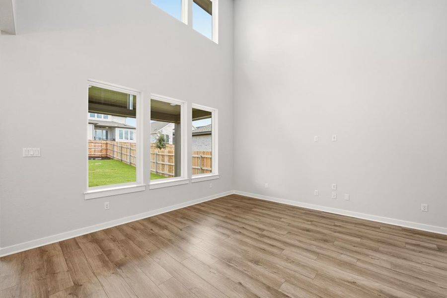 Spacious, unfurnished interior of a new home in Heritage, Dripping Springs (Image 18).