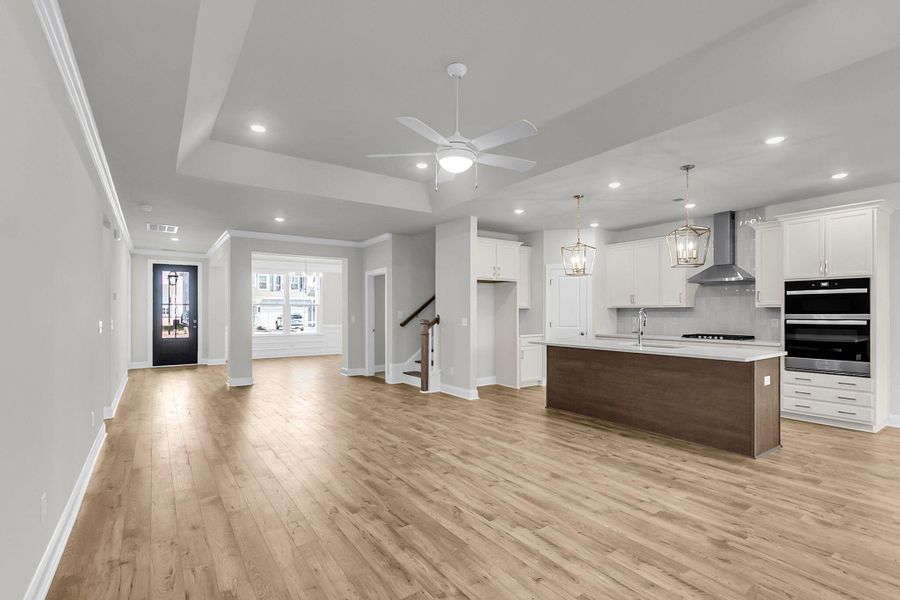 Spacious, unfurnished interior of a new home in Kings River Preserve, Hollywood (Image 28).