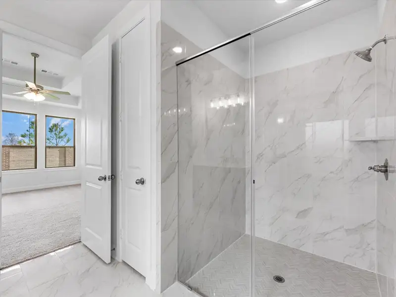 Representative image. Features, specifications, selections and colors may vary.