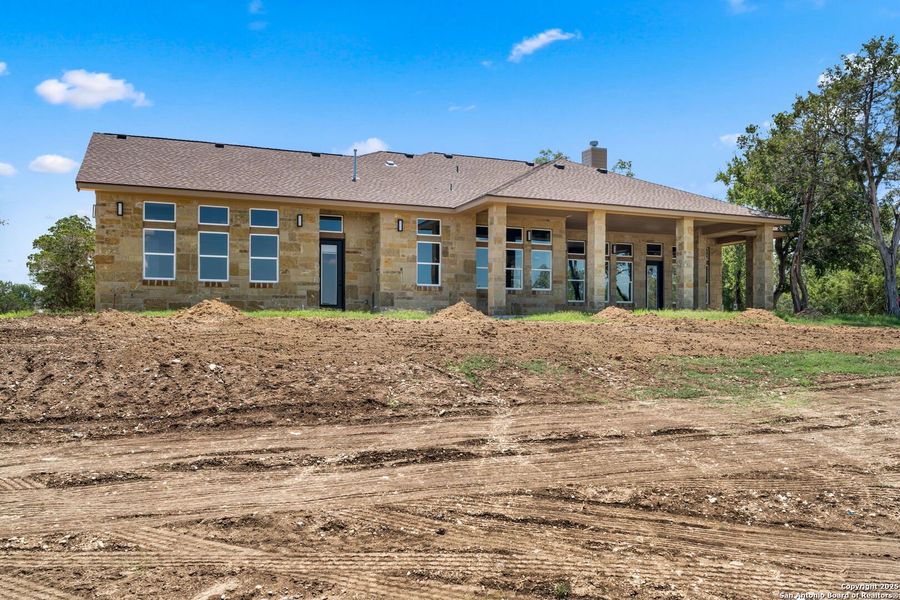 Exterior details and patio area of a home in , Canyon Lake (Image 4).