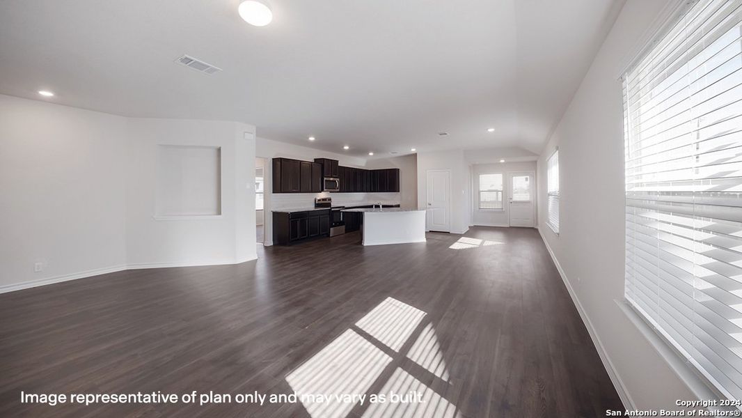 Spacious, unfurnished interior of a new home in Langdon, San Antonio (Image 20).