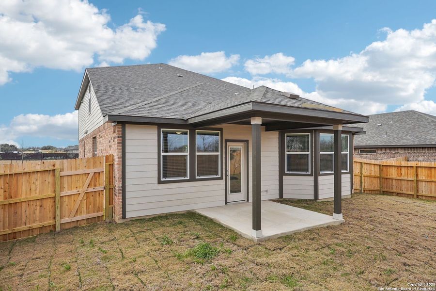 Exterior details and patio area of a home in Carmel Ranch, Schertz (Image 29).