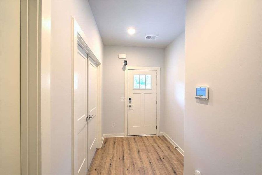 Spacious, unfurnished interior of a new home in The Woodlands Preserve, Jackson (Image 33).