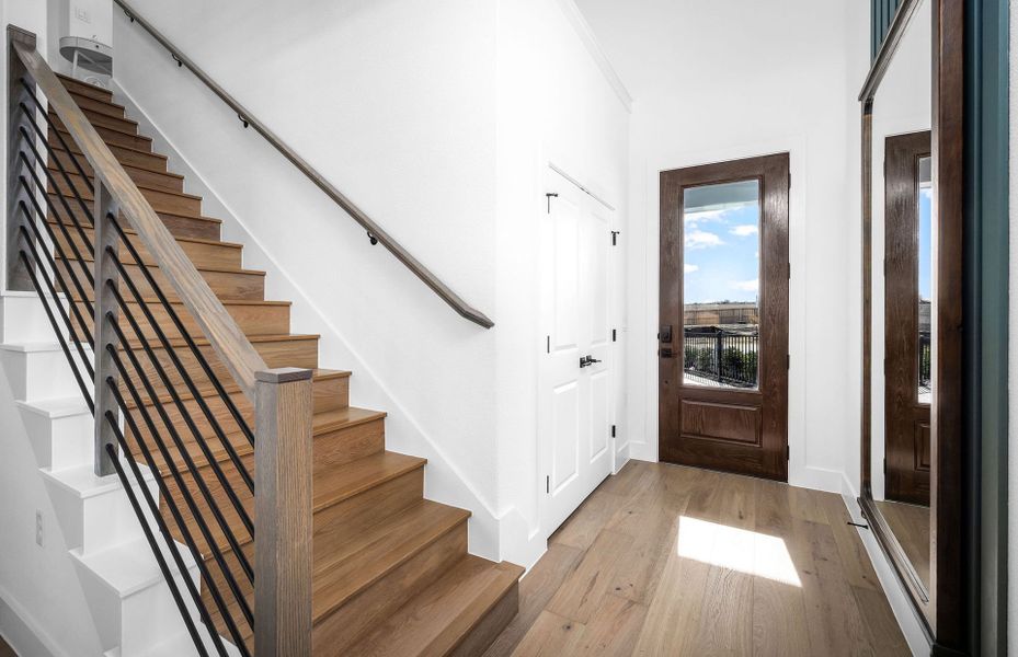 Representative unfurnished interior of a home built from the Maroon by Pulte Homes in Cameron Place, Austin (Image 22).
