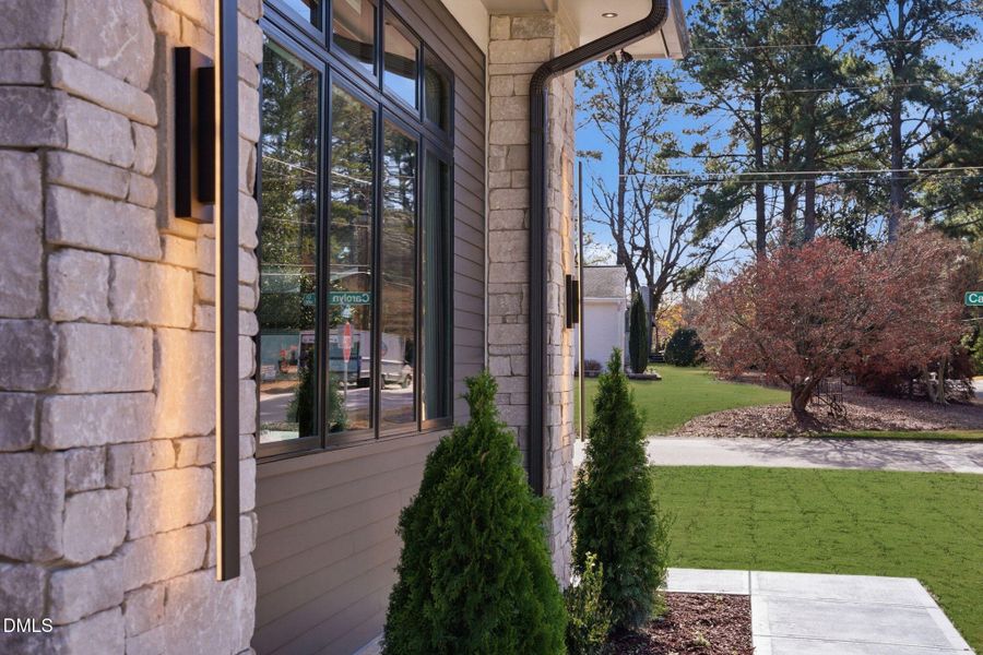 403 Carolyn Court-13