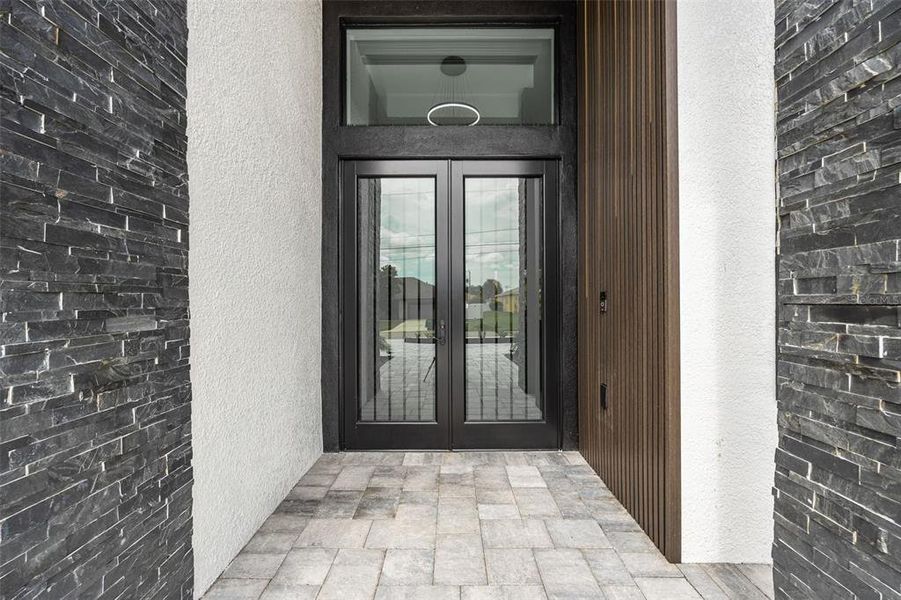 Exterior details and patio area of a home in , Cape Coral (Image 31).