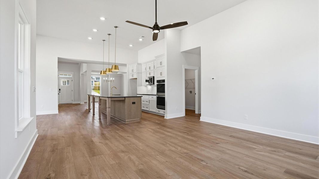 Notable family room designed with high standards—perfect for both everyday living and entertaining in Woodruff, SC Notable family room designed with high standards—perfect for both everyday living and entertaining in Woodruff, SC