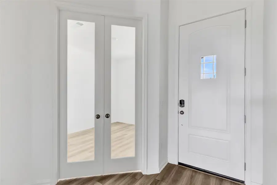 Spacious, unfurnished interior of a new home in , Tomball (Image 28). Spacious, unfurnished interior of a new home in , Tomball (Image 28).