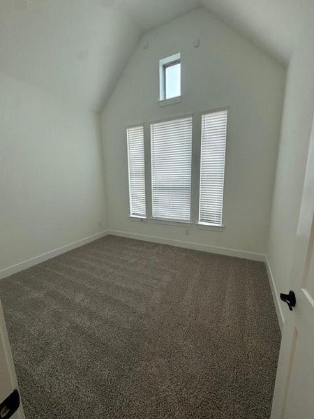 Spacious, unfurnished interior of a new home in Evergreen, Conroe (Image 31).