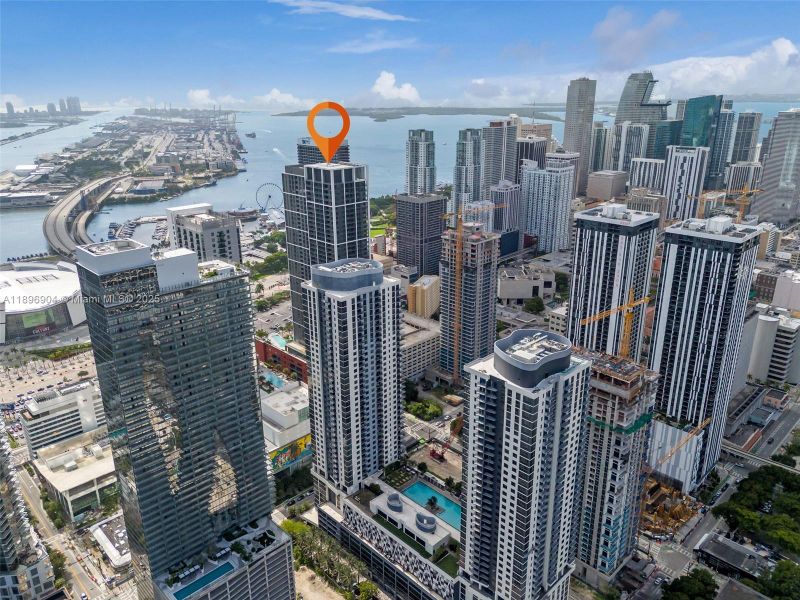 Condo located in Miami, FL showcasing its design and architecture (Image 26).