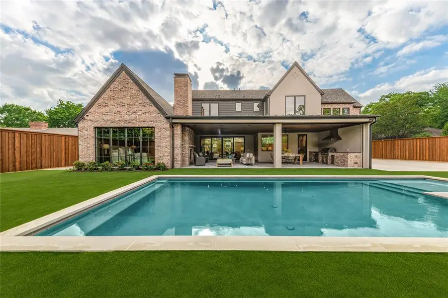 Image 36 of a home in .