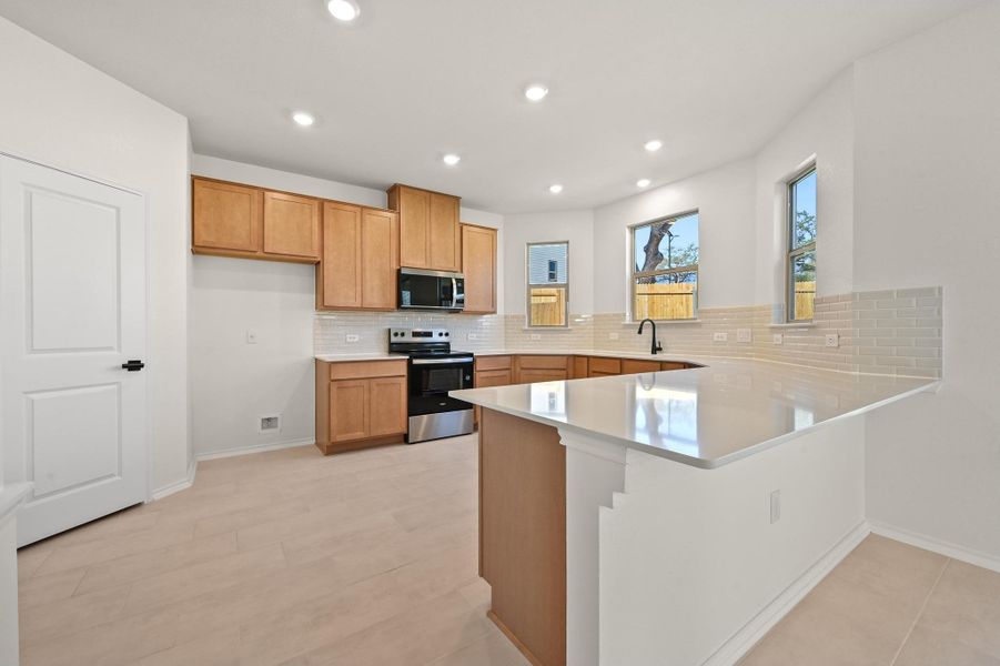 Furnished interior view inside a new home in Creekside at Estancia, Austin (Image 12).