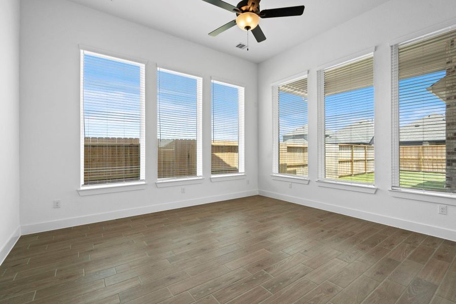 Spacious, unfurnished interior of a new home in Riceland, Mont Belvieu (Image 34).