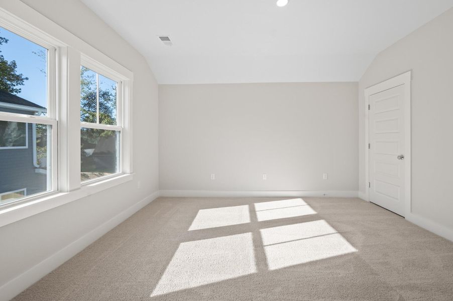 Arlington bonus room