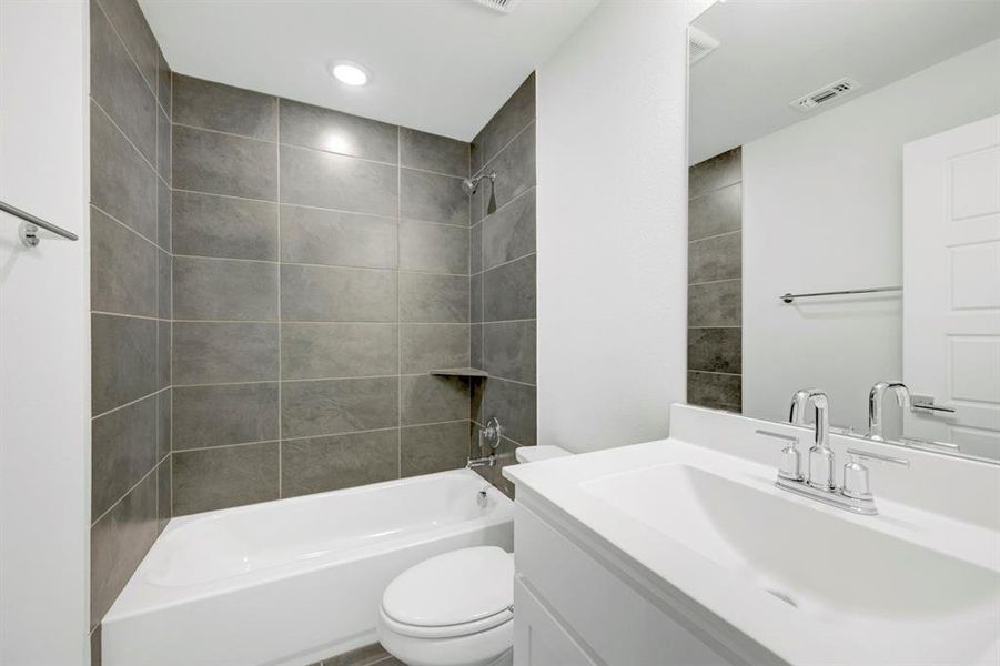 Furnished interior view inside a new home in Painted Tree Woodland West – Cottages, McKinney (Image 3).