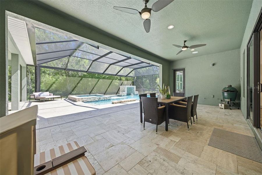 Exterior details and patio area of a home in , Tarpon Springs (Image 4).