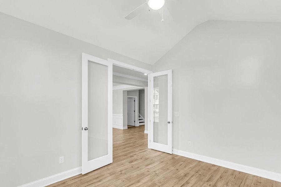 Spacious, unfurnished interior of a new home in Kings River Preserve, Hollywood (Image 17).