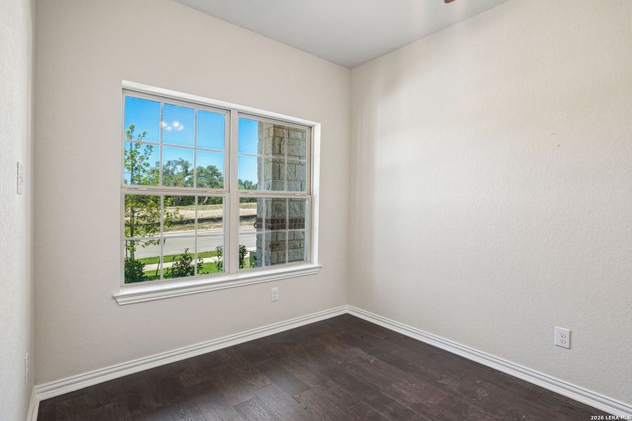 Spacious, unfurnished interior of a new home in Meyer Ranch - Enclave, New Braunfels (Image 30).