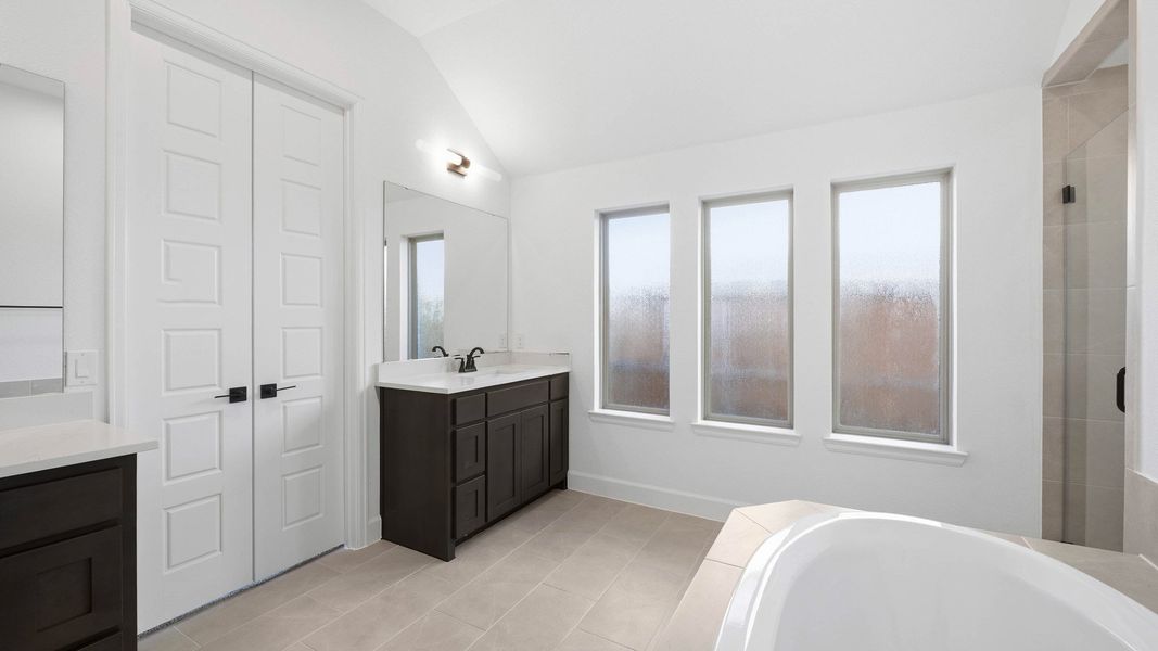 Furnished interior view inside a new home in Hillstead, Lavon (Image 14).
