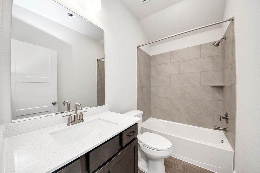 Furnished interior view inside a new home in Laurel Landing: Landmark Collection, Alvin (Image 6).