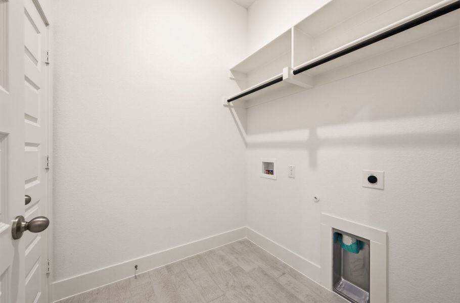 Spacious, unfurnished interior of a new home in Saddleback Estates, Boyd (Image 33).