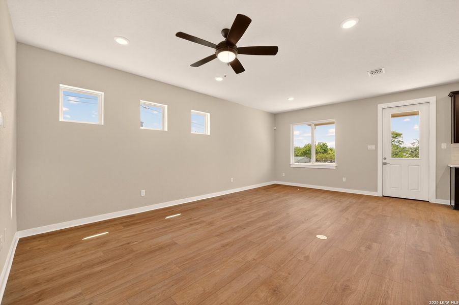Spacious, unfurnished interior of a new home in Trilogy Grove, San Antonio (Image 10).