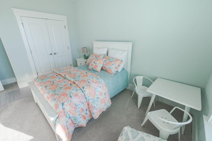 Representative furnished interior of a home built from the Marshall by Bill Clark Homes in Riverside Cove, Wilmington (Image 38).