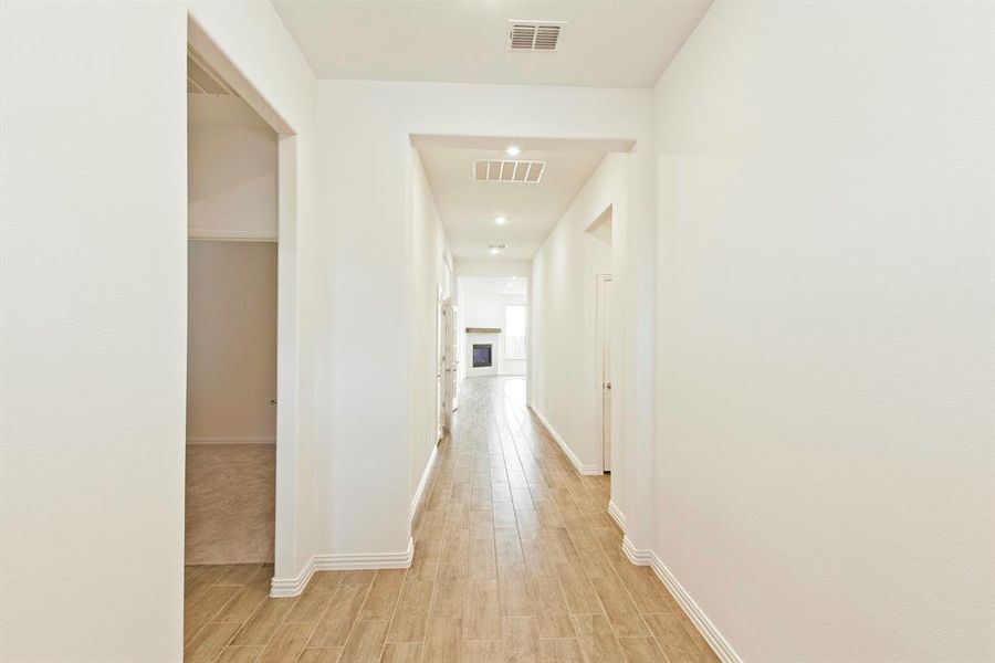 Spacious, unfurnished interior of a new home in Preserve at Honey Creek, McKinney (Image 15).