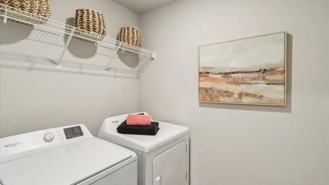 Representative interior finishes for a home built from the Hamilton by D.R. Horton in Entrada Del Toro at Rancho Sahuarita, Sahuarita (Image 19).