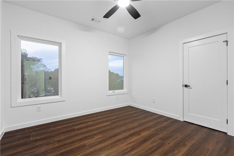 Spacious, unfurnished interior of a new home in , Lawrenceville (Image 23).