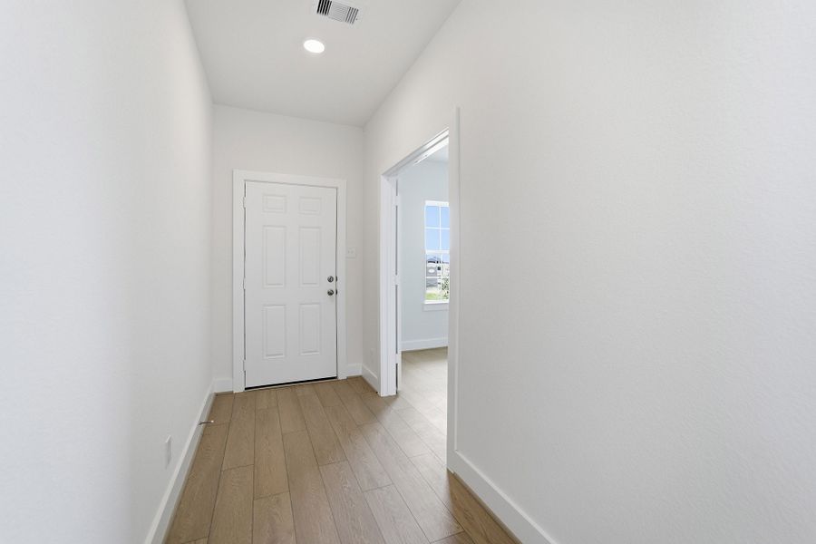 Spacious, unfurnished interior of a new home in Bluestem, Brookshire (Image 21).