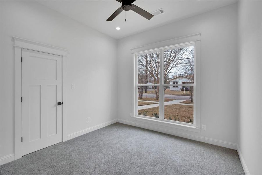 Spacious, unfurnished interior of a new home in , Waxahachie (Image 19).
