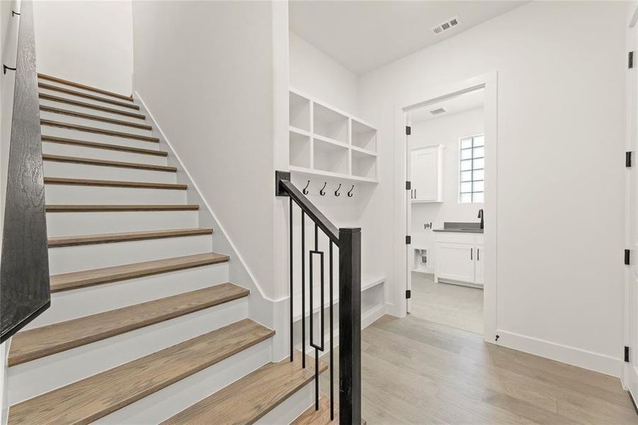 33. 4770 Zelder - Stairs