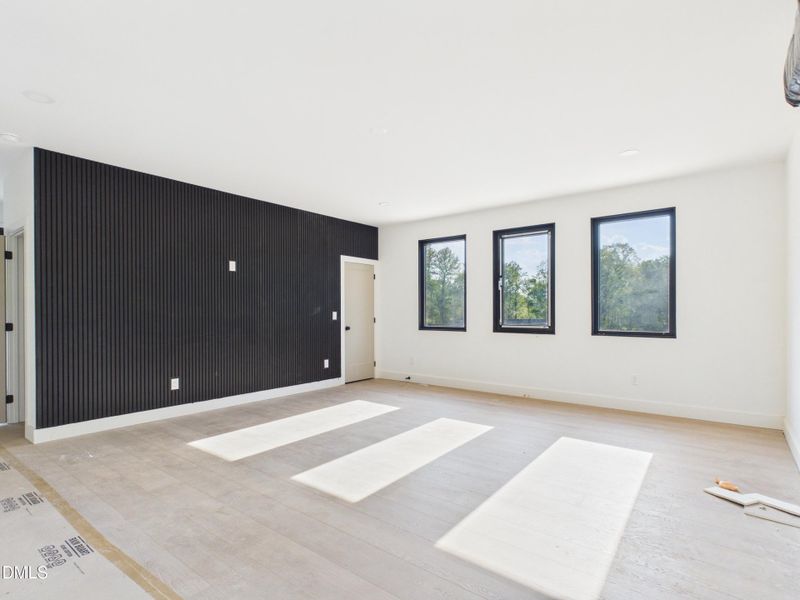 CAM06429G6-PR0015-STILL033