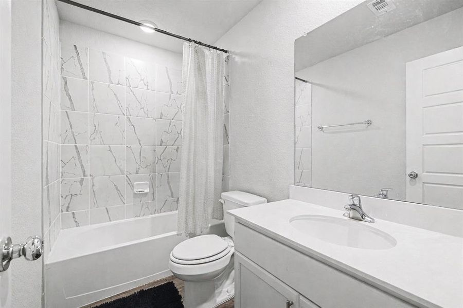 Furnished interior view inside a new home in , Fort Worth (Image 14).