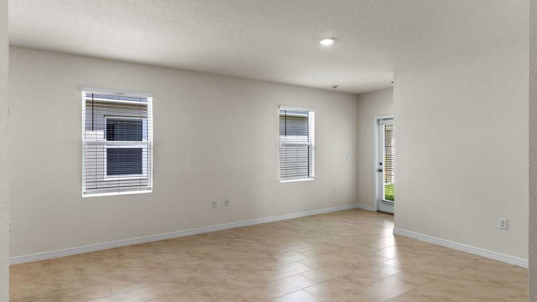 Spacious, unfurnished interior of a new home in Hamilton Bluff, Lake Hamilton (Image 12).