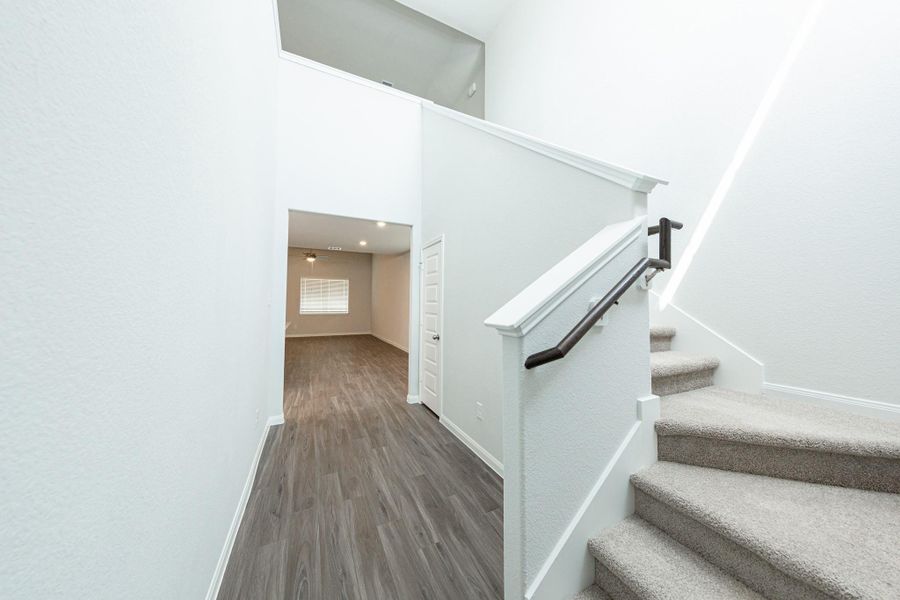 Spacious, unfurnished interior of a new home in River's Edge, Conroe (Image 19).