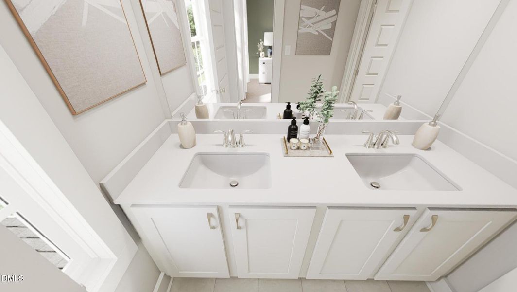 Main Bath - Classic Wht Button Dwn