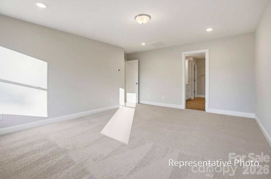 Spacious, unfurnished interior of a new home in Waterford Commons, Rock Hill (Image 26).