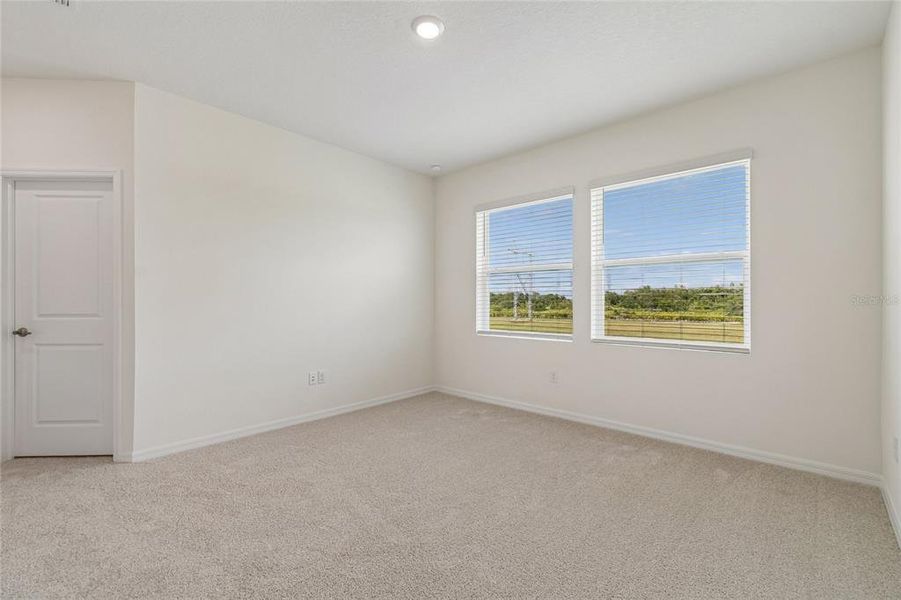 Spacious, unfurnished interior of a new home in Waterset Townhomes, Apollo Beach (Image 22).