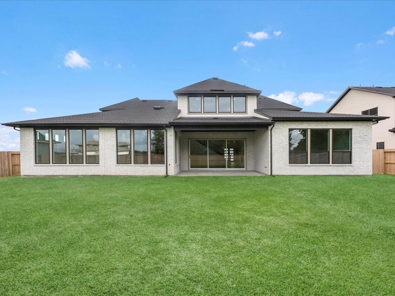 Exterior details and patio area of a home in Sienna 80′, Missouri City (Image 3).