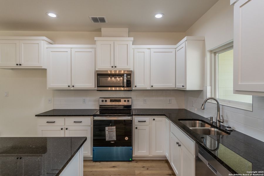 Furnished interior view inside a new home in , Canyon Lake (Image 16).