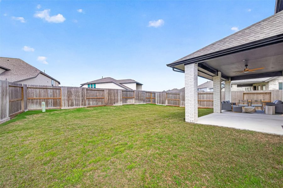 Exterior details and patio area of a home in Candela, Richmond (Image 24).