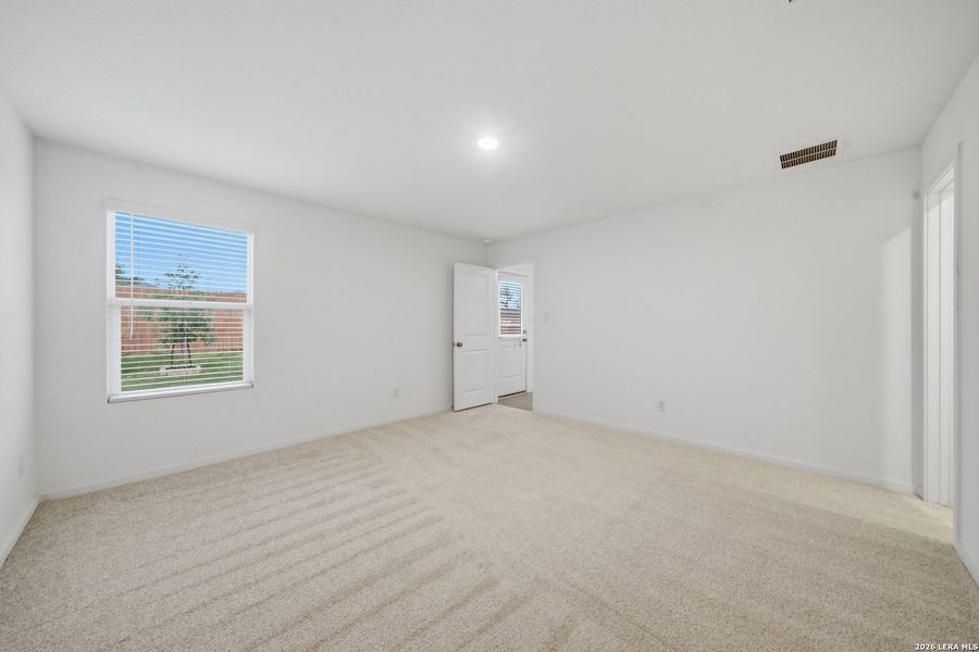 Spacious, unfurnished interior of a new home in Morgan Heights, San Antonio (Image 21).