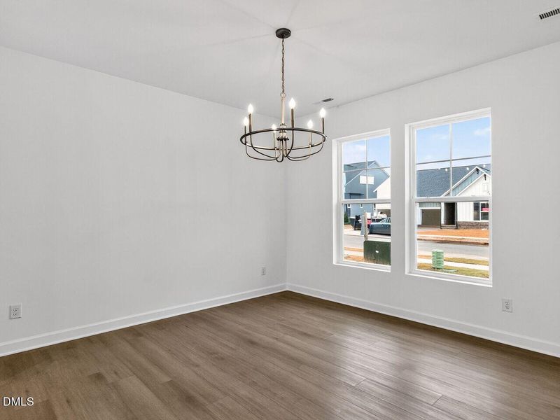 005-1280x960-dining-room