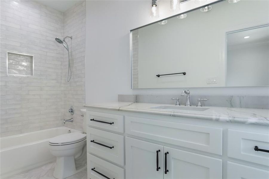 Furnished interior view inside a new home in , Richardson (Image 10).