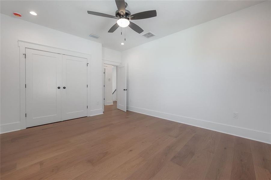 Spacious, unfurnished interior of a new home in , Tampa (Image 45).