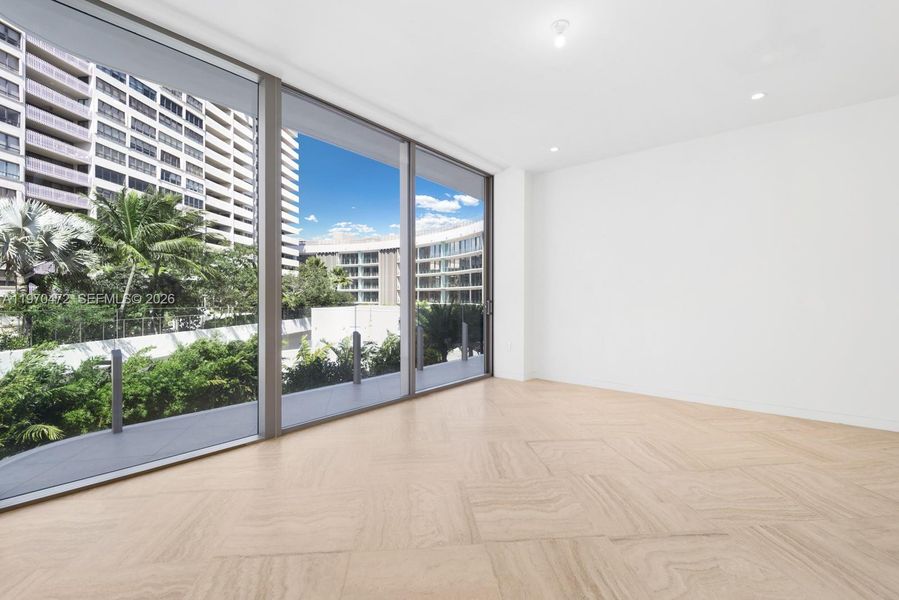 Spacious, unfurnished interior of a new home in , Miami (Image 18).