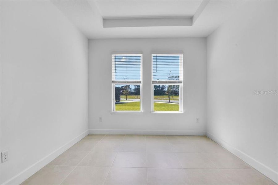 Spacious, unfurnished interior of a new home in Ardisia Park, New Smyrna Beach (Image 20).